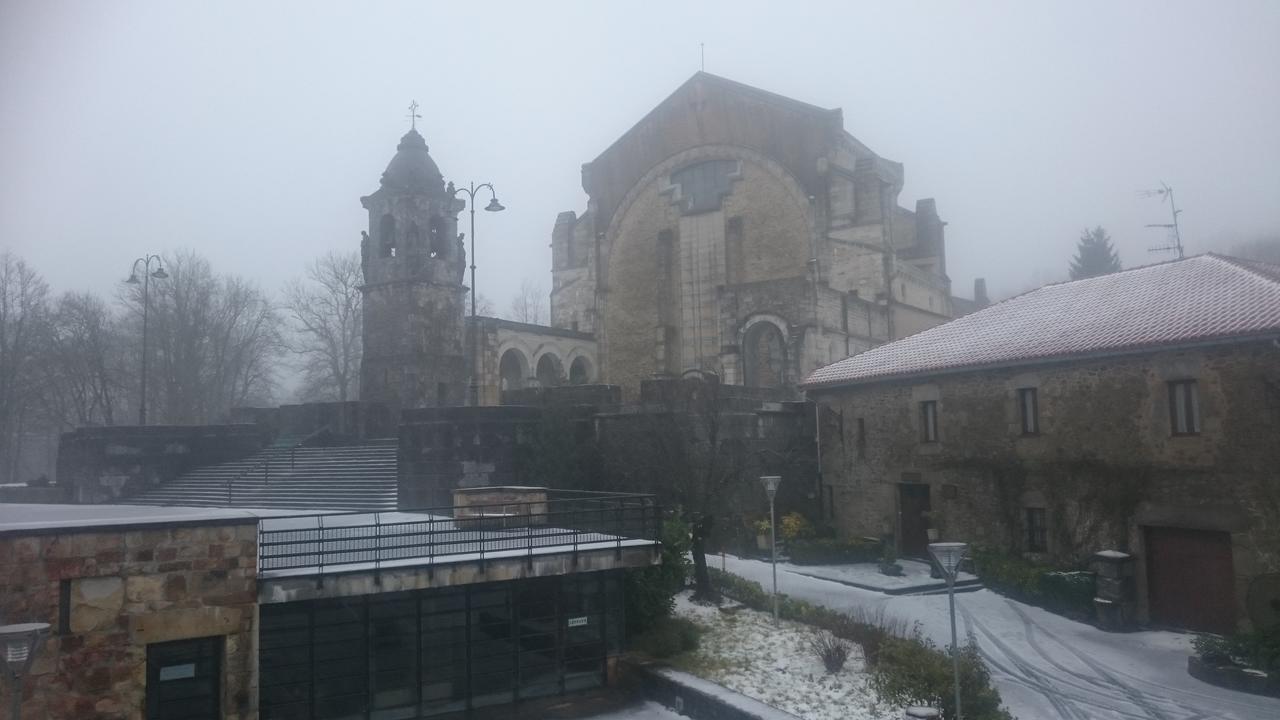 Hotel Santuario Urkiola - Lagunetxea Urquiola 外观 照片